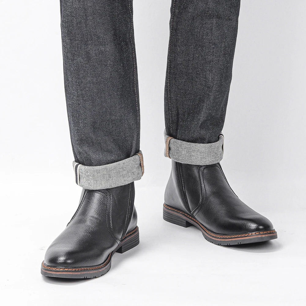 Men's Leather Boot with Lined Interior - Veltic